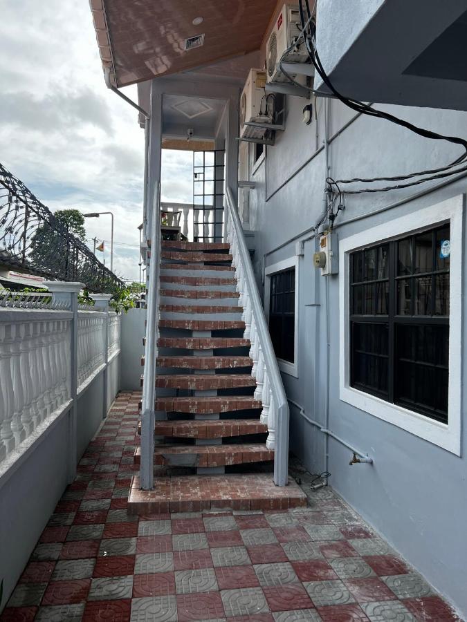 Hollywood Guesthouse จอร์จทาวน์ ภายนอก รูปภาพ