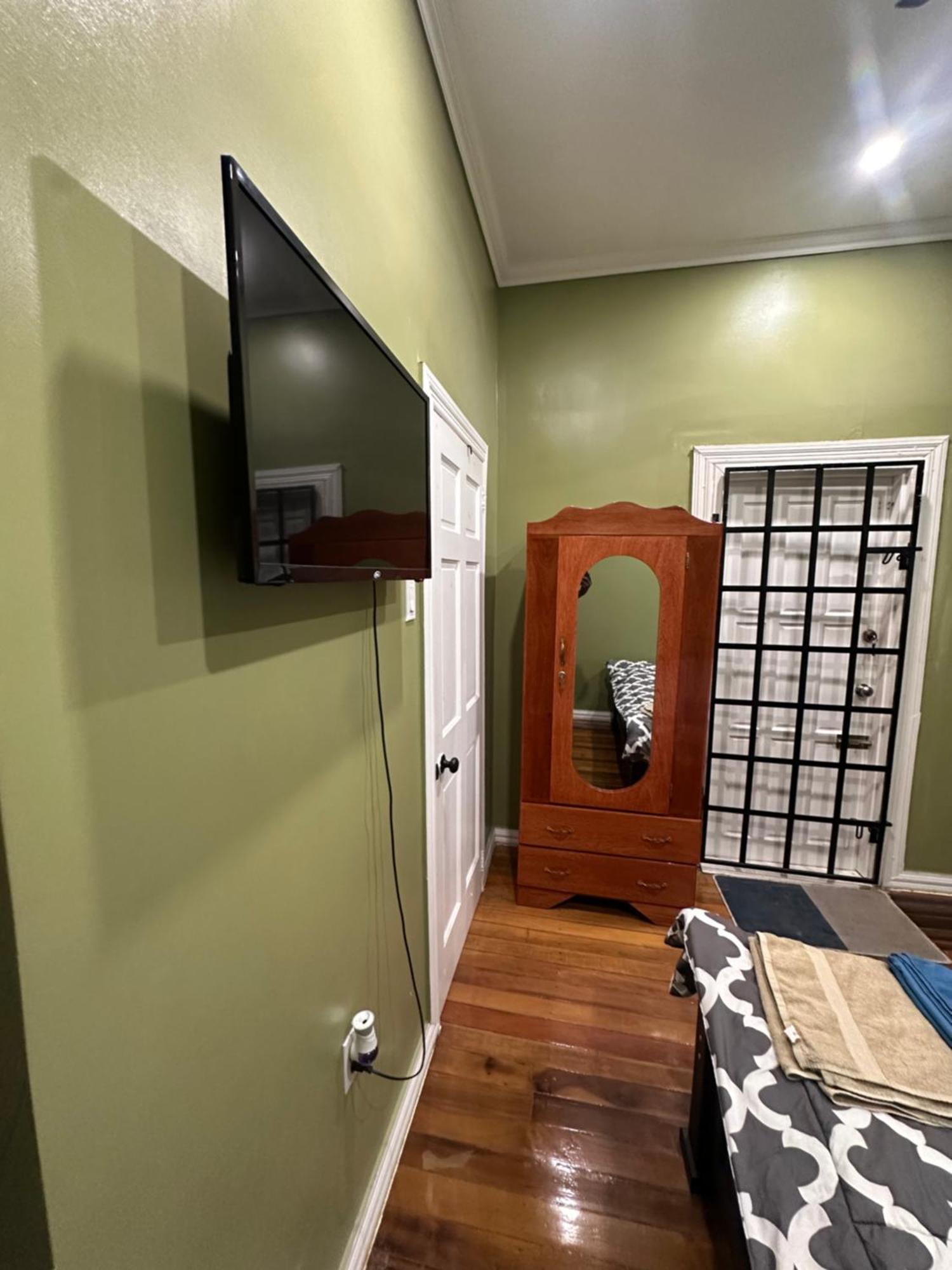 Hollywood Guesthouse จอร์จทาวน์ ภายนอก รูปภาพ